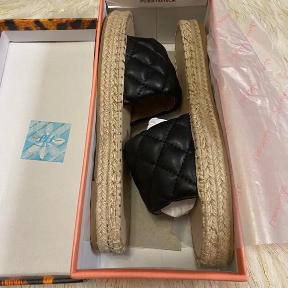 Shop Official Bee Women’s Black Sandals - Picture 3 of 9